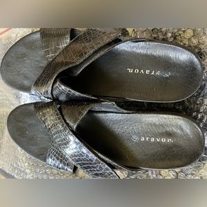 Aragon Paola Sandal in Black, size 10